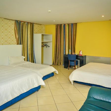 Free Zone Hotel Gzennaïa エクステリア 写真