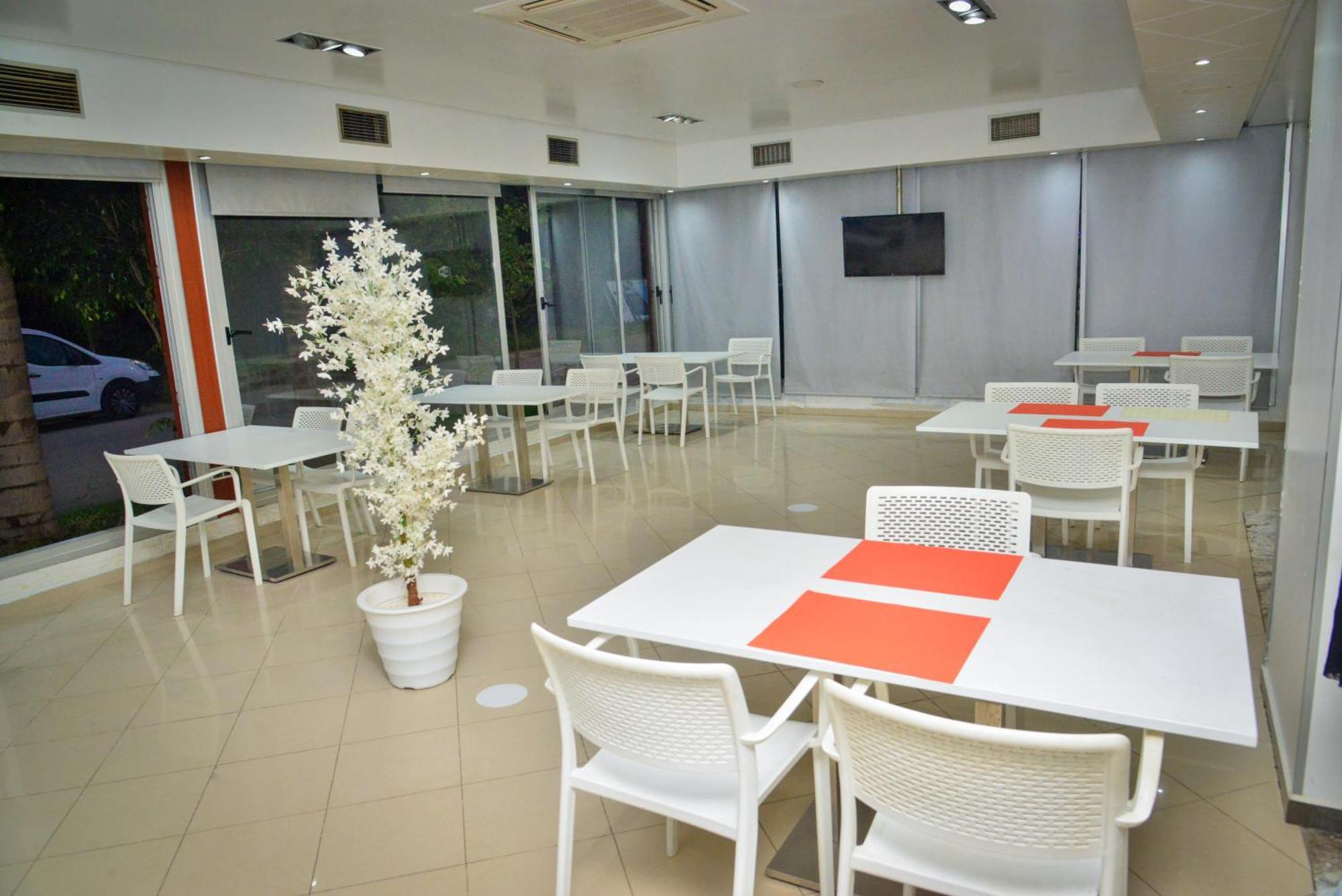Free Zone Hotel Gzennaïa エクステリア 写真