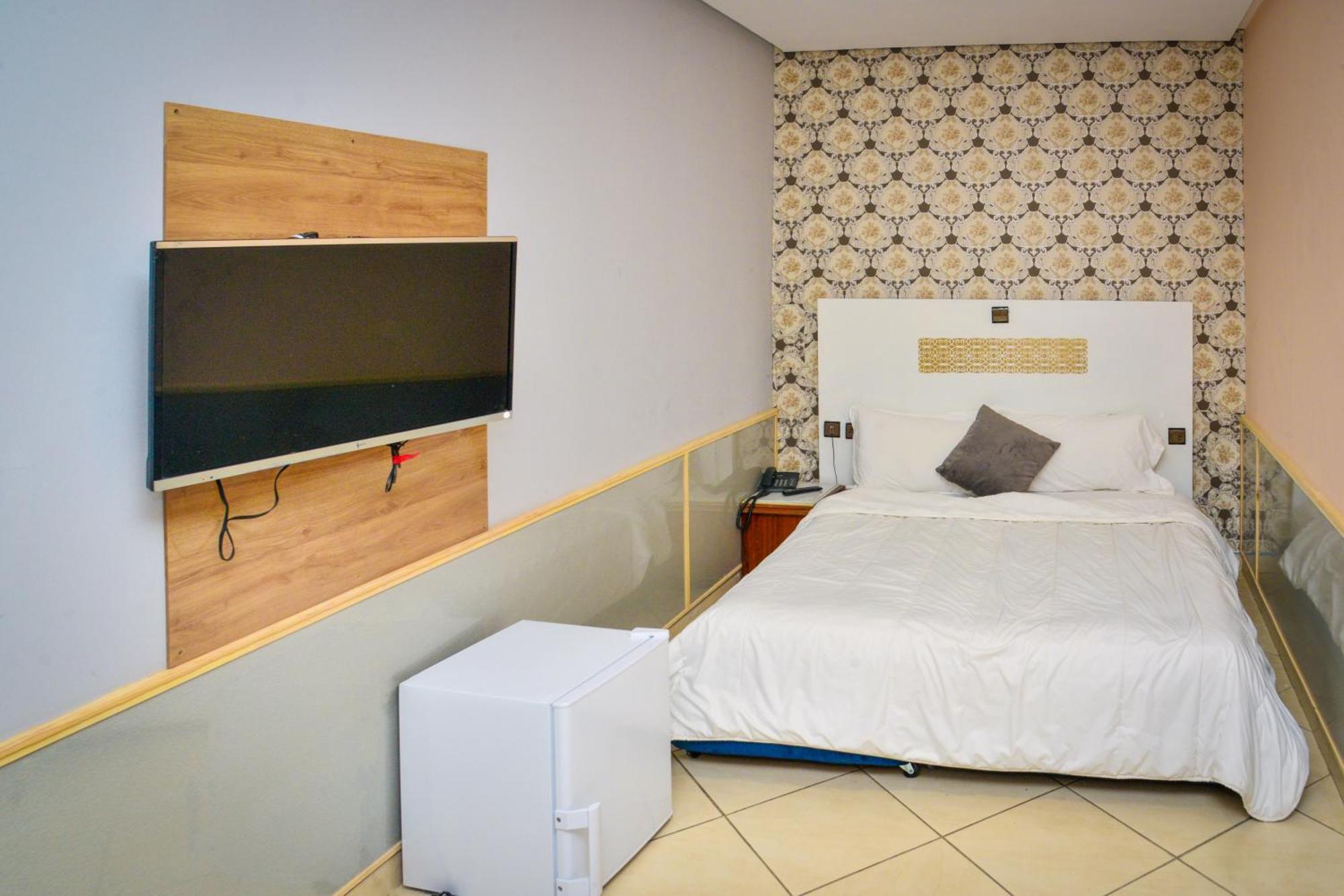 Free Zone Hotel Gzennaïa エクステリア 写真